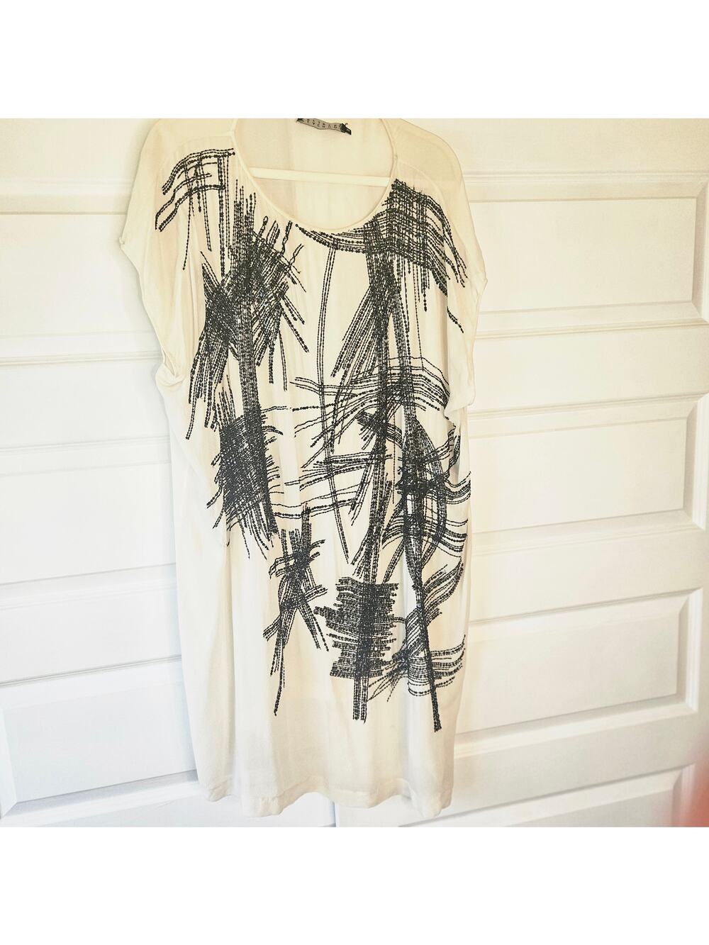 Peachoo + Krejberg Runway Handcrafted Beaded 100% Silk Tunic Top Medium]